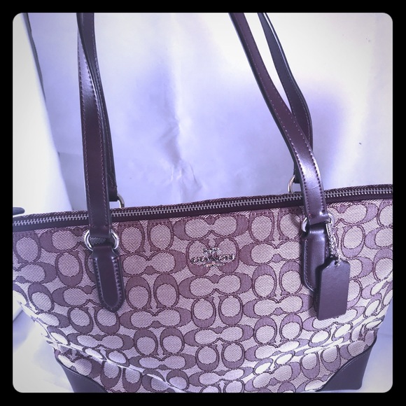 Coach Handbags - Coach Zip Top Shoulder Tote in Signature Jacquard